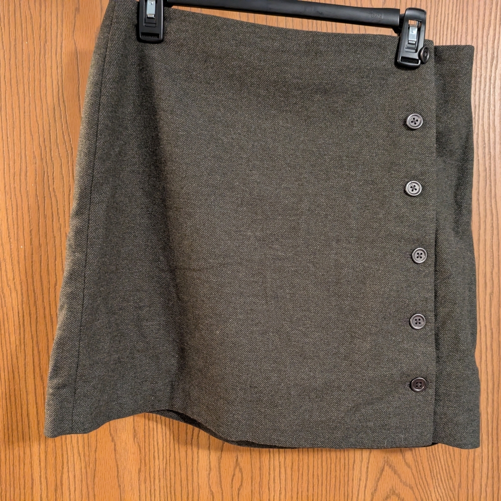 Elegant Olive Green Button-Down Skirt